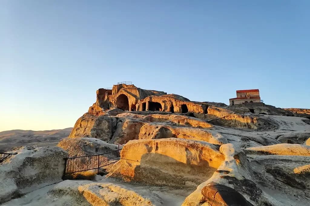 Uplistsikhe & Gori Day Tour: Cave City and Stalin Museum